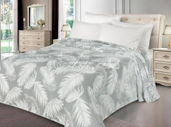 Coverlets (plaids) decorative from polyester fabrics