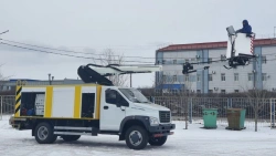 Aerodrome de-icing machine APM-14 on chassis GAZ S41R33, GAZ S41RV3