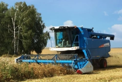 Self-propelled combine harvester Agromash 4000-121YAM with chopper-spreader, conditioner
