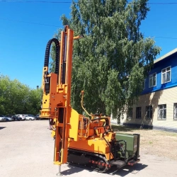 Small-size piling machine for construction and repair of road barriers