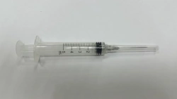 Single-use sterile three-detail "Luer Lok" sterile injection syringe with nominal capacity of 5ml with needle