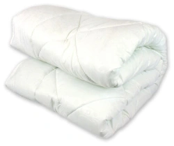 Down/feather quilted blanket