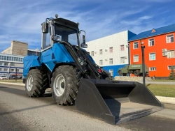 Multifunctional mini loader with telescopic boom Scarab 2500