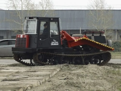 Tracked skidding machine, model TLP-4M-034