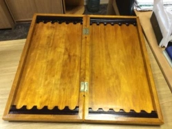 Manufacture of unthreaded backgammon sets