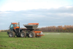 Self-propelled sprayer-spreader TUMAN-2M, complete with replaceable technological equipment (boom sprayer TUMAN-2).
